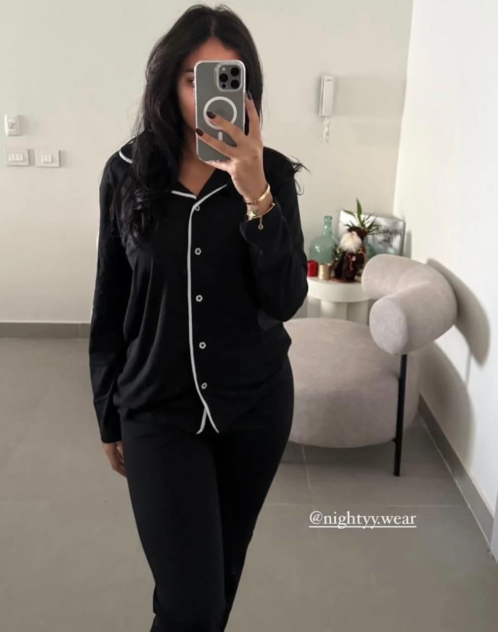 Black long selves pajama set